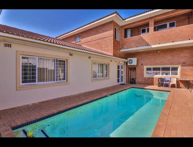 5 BEDROOM HOUSE FOR SALE IN BLUFF